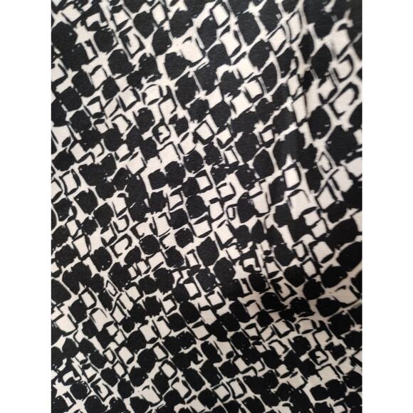 Talbots Womens Size XL Black White Geometric Abstract 3/4 Sleeve Button Up Shirt - Picture 2 of 6